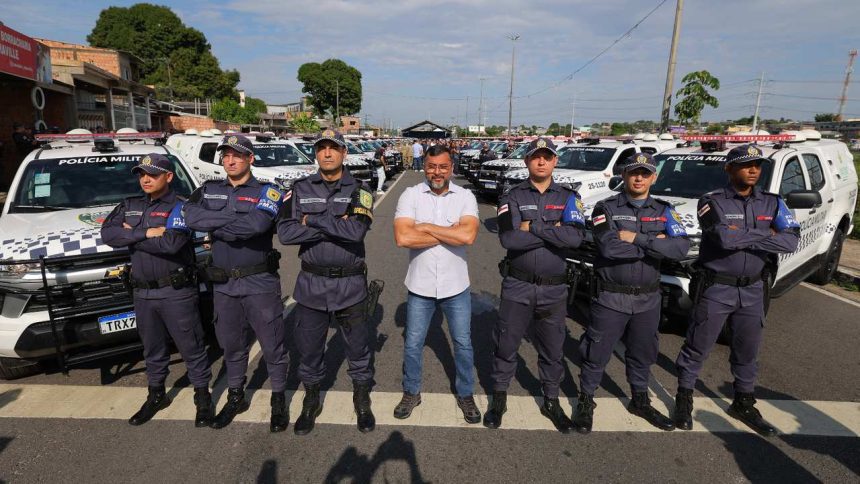 Wilson Lima entrega novas viaturas da Polícia Militar em Manaus.