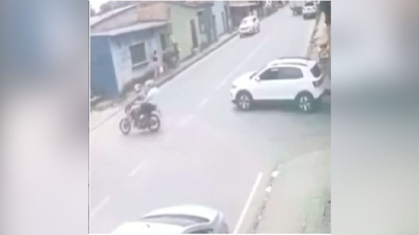 Câmera flagra execução de homem dentro de carro ao lado do filho de 4 anos em Manaus