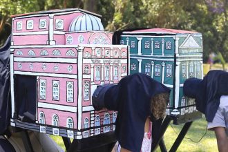 Confira as apresentações do Teatro Lambe-Lambe