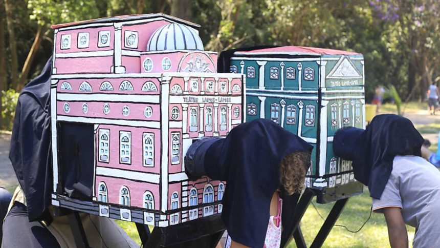 Confira as apresentações do Teatro Lambe-Lambe