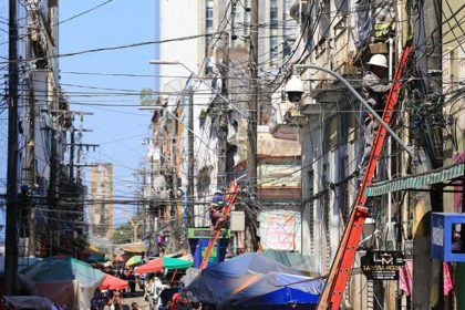 Mais de 1,2 tonelada de cabos sem uso é retirada