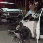 Acidente grave: colisão entre caminhonete S10 e carro Fox deixa veículos danificados.