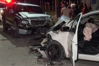 Acidente grave: colisão entre caminhonete S10 e carro Fox deixa veículos danificados.