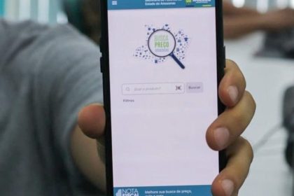Aplicativo Busca Preço do governo do Amazonas em um smartphone.