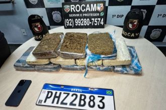 Apreensão de drogas em Manaus: maconha apreendida, placa do veículo, iPhone e objetos relacionados a prisão.
