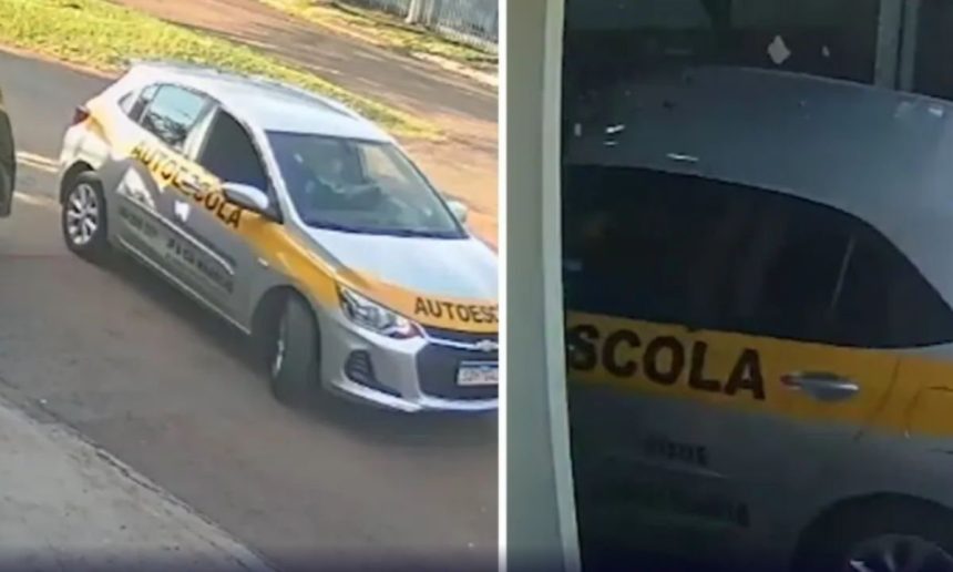Carro de autoescola após colisão.