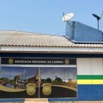 Delegacia Regional de Lábrea com painel ilustrativo.