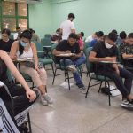 Estudantes fazendo prova na Universidade do Estado do Amazonas (UEA).