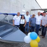Governador Wilson Lima entrega equipamentos para pesca e anuncia linha de crédito.