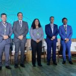 Grupo de pessoas em um evento sobre energia, possivelmente no Amazonas.