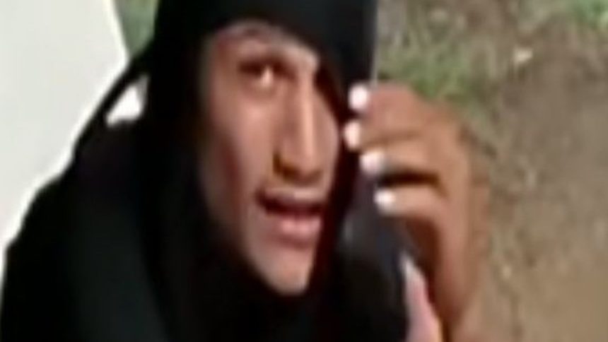 Homem com boné preto sendo procurado pela polícia.