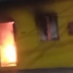 Incêndio destrói casa na Rua 11, Alvorada, zona oeste.