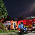 Incêndio em apartamento no Parque Residencial do Igarapés de Manaus, com bombeiros e motos.
