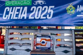 Operação Cheia 2025 no Amazonas, Defesa Civil entrega cestas básicas em situação de emergência.