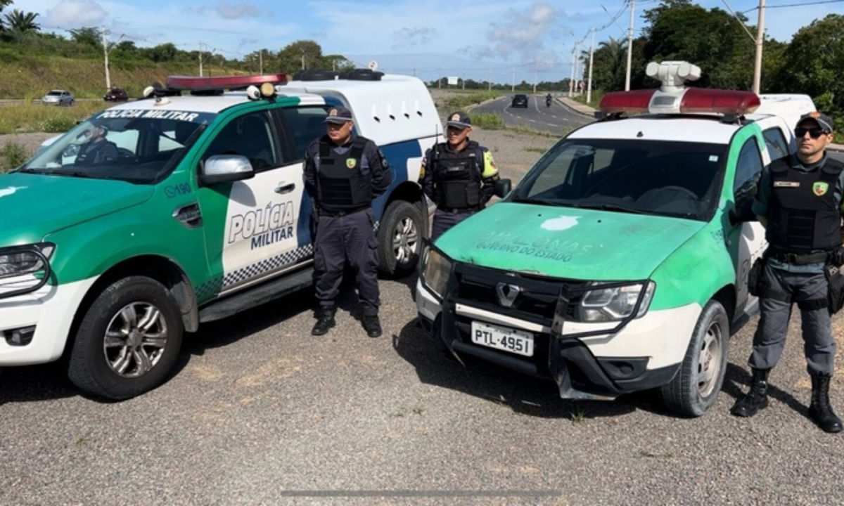 Polícia Militar em ação: viaturas e agentes em operação.
