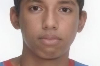 Retrato de um homem com olhar sério