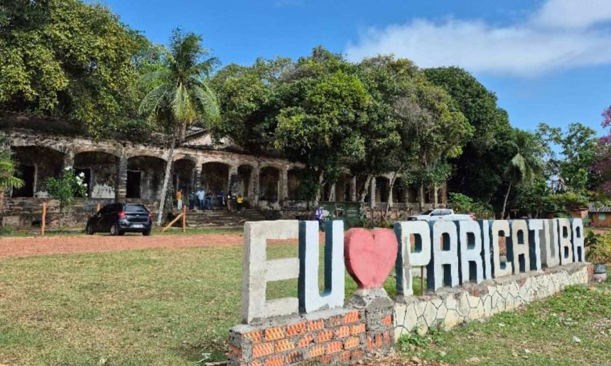 Ruínas históricas da Vila de Paricatuba em Iranduba (AM).