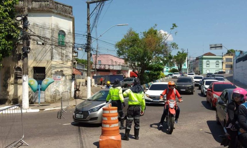 Trânsito em Manaus com operação especial para o festival SouManaus Passo a Paço.