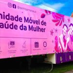 Unidade Móvel de Saúde da Mulher em Manaus: carreta rosa com serviços de saúde para mulheres.