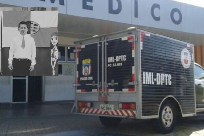 Veículo do IML em frente a um prédio, com homem em preto e branco e bandeira no fundo