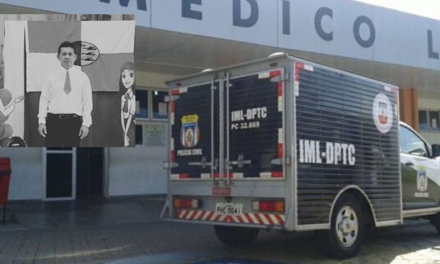 Veículo do IML em frente a um prédio, com homem em preto e branco e bandeira no fundo