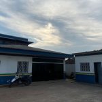 Mãe é presa em bar após filho de 4 anos ser salvo de janela a nove metros de altura no AM