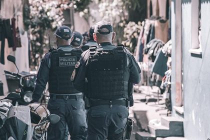 Homem é preso após agredir sobrinha e tentar matar tia em Manaus