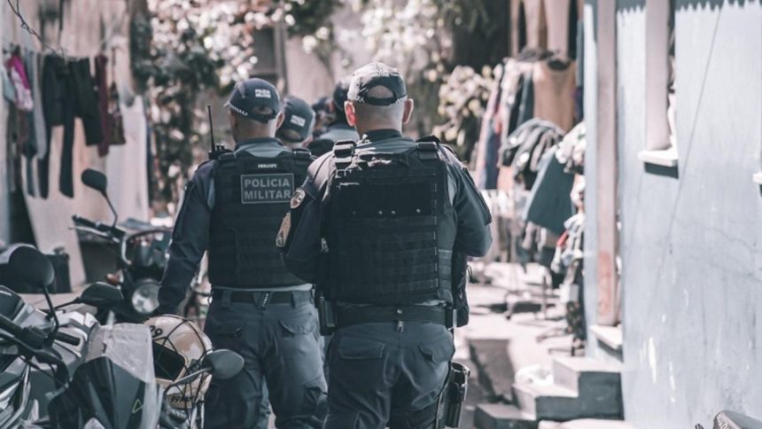 Homem é preso após agredir sobrinha e tentar matar tia em Manaus