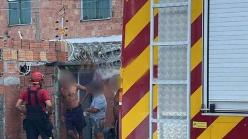 Cachorro morre carbonizado durante incêndio em residência no bairro Coroado