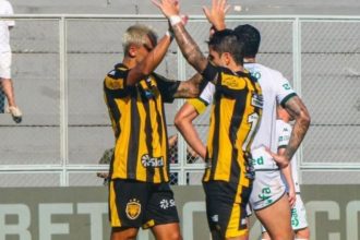 Chapecoense vence Amazonas por 3 a 1 no Carlos Zamith pela Série B