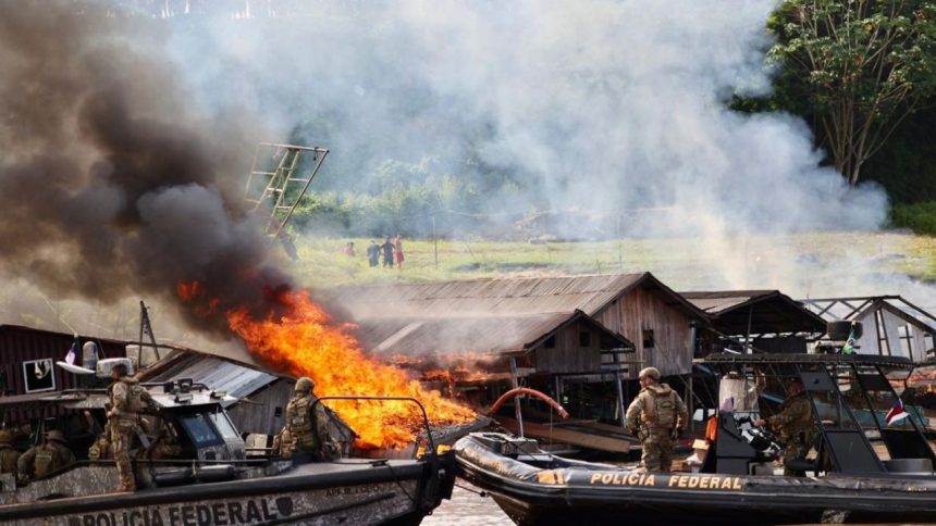 Risco de confronto entre PF e garimpeiros leva à suspensão de aulas e serviços em Humaitá