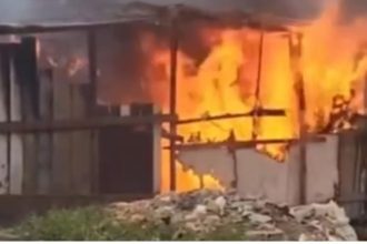 Incêndio destrói residência na zona centro-sul de Manaus