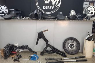 Polícia descobre desmanche de veículos em Manaus e prende dois homens