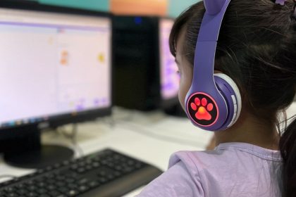 Curso gratuito de tecnologia para meninas do AM tem inscrições prorrogadas