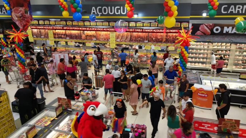 Hiper DB Ponta Negra inaugura maior açougue de Manaus