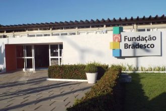 Fundação Bradesco abre vagas em curso gratuito de conserto e customização de roupas em Manaus