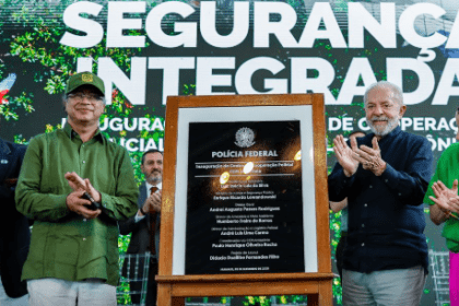 Presidente da Colômbia, Gustavo Petro, e Lula durante inauguração do CCIPI