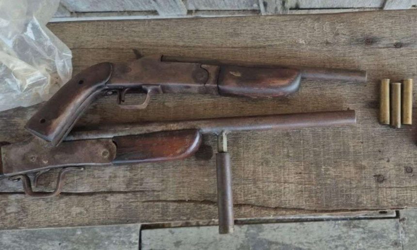 Armas apreendidas em Apuí, Amazonas, em investigação sobre homicídio.