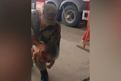 Bombeiro militar socorre bebê de 9 meses após engasgo