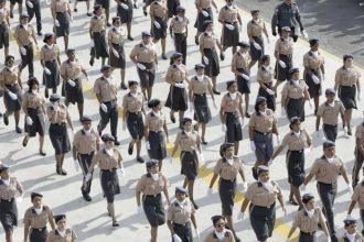 Desfile cÃvico de alunos dos Colégios Militares da PMAM.