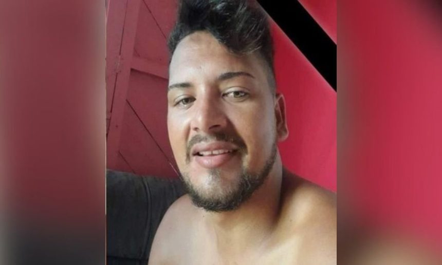 Foto de Vilson de Sena Bezerra, 32 anos, procurado por lesão corporal e descumprimento de medida protetiva.