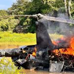 Helicóptero em chamas após ação policial em Juruá