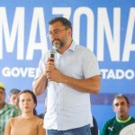 Homem fala em evento sobre subvenção da piaçava no Amazonas.