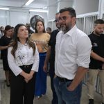 Joana Darc visita abrigo de animais como nova secretária.