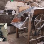 Máquinas de produção e sacos de linguiça de frango apreendida