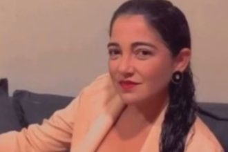 Mulher em imagem, possivelmente a vítima em caso de assassinato.