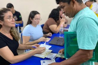 Mutirão para emissão de novo RG na Escola Quarentão