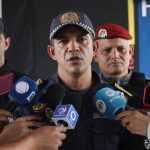 Polícia em coletiva de imprensa sobre apreensão de drogas no Amazonas