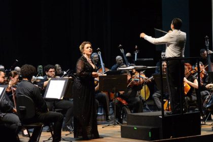 Soprano Ludmilla Bauerfeldt se apresenta no Teatro Amazonas com orquestra.