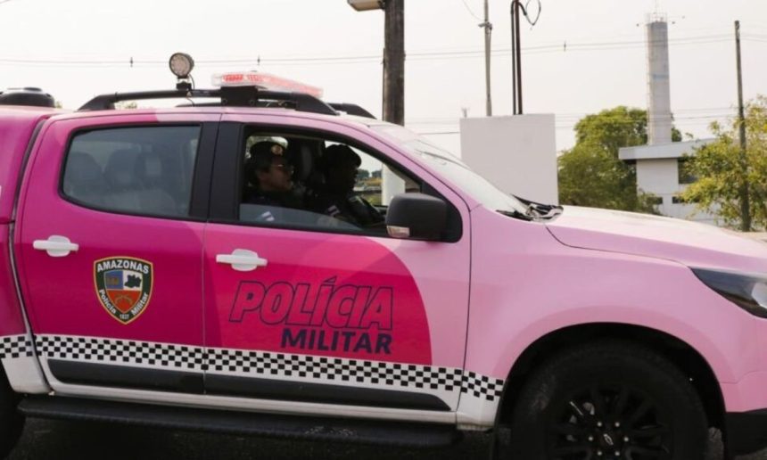 Viatura rosa da PolÃcia Militar do Amazonas